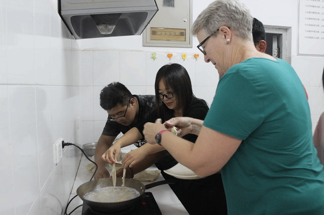 一路有您何所幸 我与书院共成长——记远景学院全宿共膳
