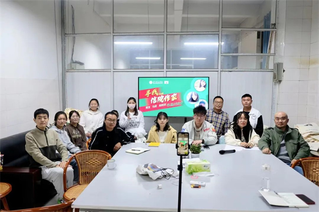 徐清松:学生发表作品是我最高兴的事情