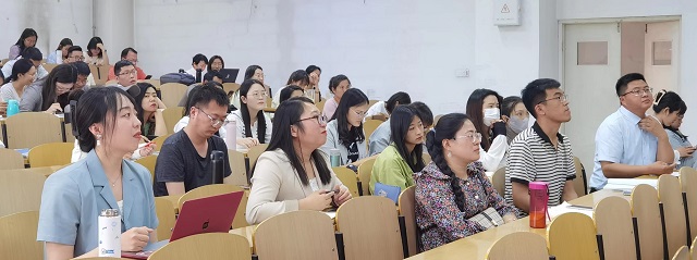 我校开展教学基本功能力提升专题培训会