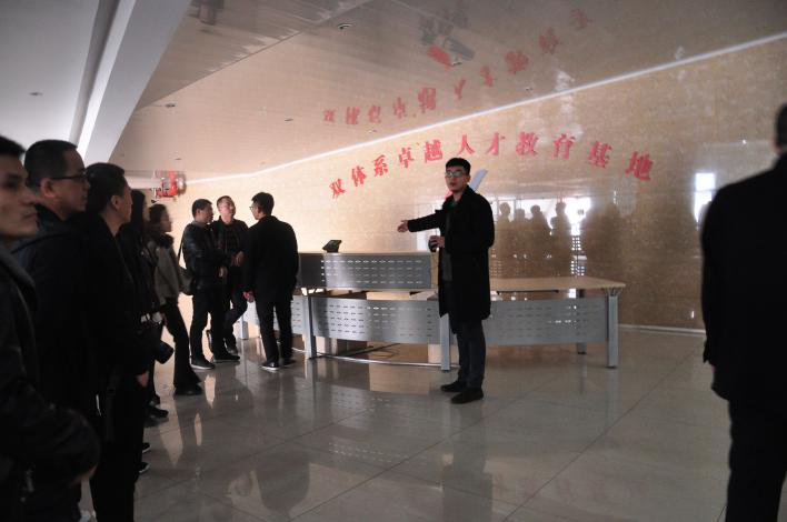 汾阳市第四高级中学来我校素质拓展及参观交流