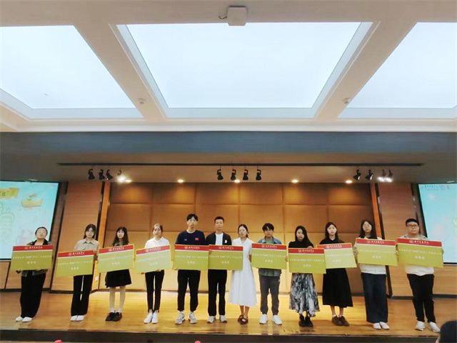 第五届“创想杯”招生广告创意大赛顺利结束