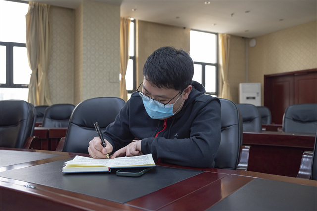 我校召开教育思想大讨论动员大会暨专家讲座
