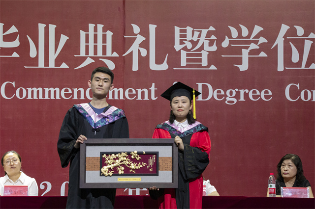 骊歌轻响致远方!我校隆重举行2022届学生毕业典礼暨学位授予仪式