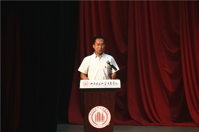我校隆重举办庆祝建党98周年暨新党员宣誓、老党员重温入党誓词大会