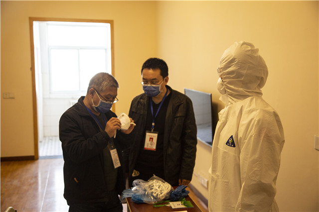王靖华副县长一行调研指导我校毕业年级学生返校疫情防控模拟演练