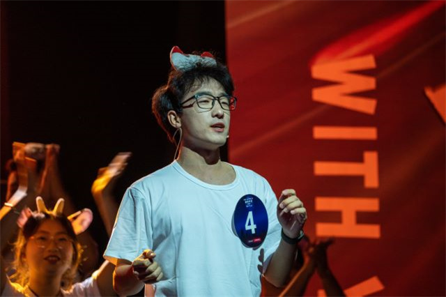 30名学生终极选拔Show 争夺德比游学Offer