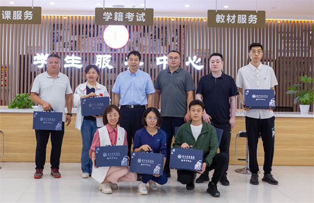 校领导情系教师节 走访基层慰问座谈暖人心