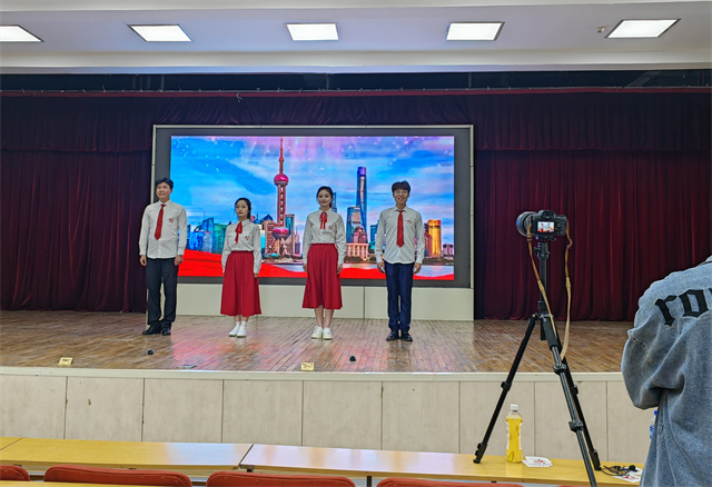【我与信院的故事】赵振滔:用爱与责任浇灌学生成长