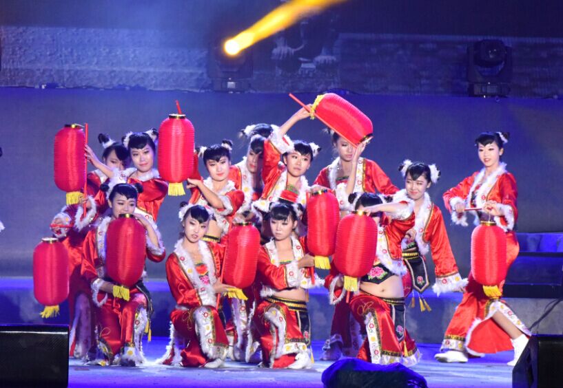 我院音乐节华彩落幕 胡彦斌献唱嗨爆全场