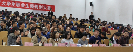 企业HR担任评委，助力信院学子规划职业