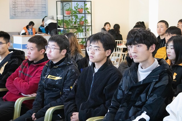 工科学生工程伦理素养“软件标准化”之养成——大数据学院、信息工程学院学术报告