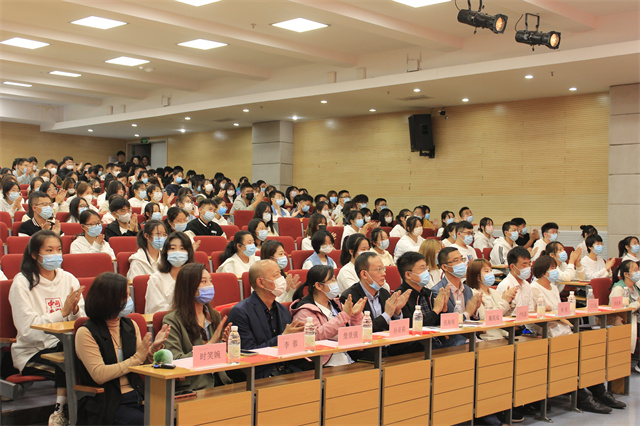 青春启航!我校分批举行2022级新生开学典礼