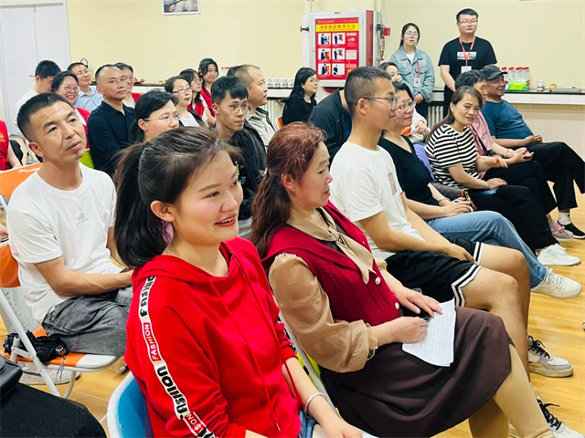 【家长开放日】淬炼·国际商学院用爱搭建家校桥梁 携手共话学生成长