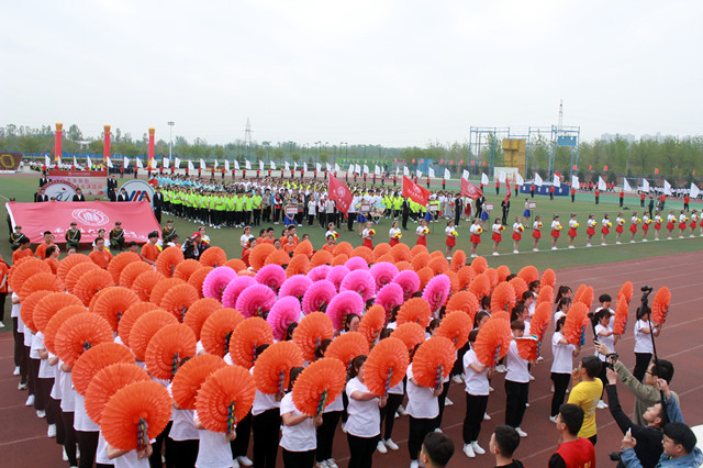 活力青年强国,演绎完满信院——我校第十二届春季田径运动会隆重开幕