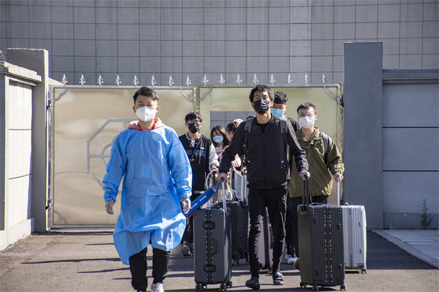 直击迎新现场!8000余名2022级萌新从信院奔向新征程