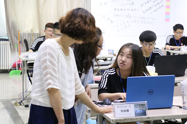 【家长开放月】家校共携手 谱写未来篇章——外语系开展2018年家长开放日