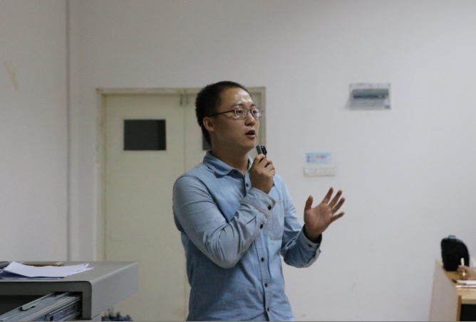开启大学之门 走好大学之路—首次新生体验课顺利开课