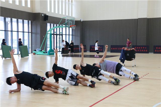 我校运动队新学期全面恢复训练
