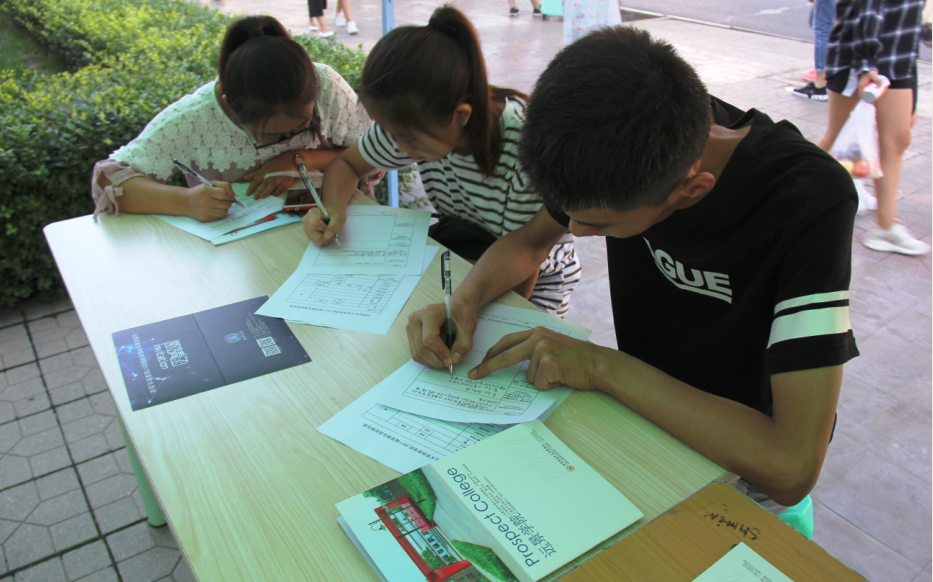 【喜迎新生】图说2017级新生报到注册