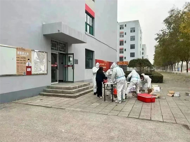 感动!艰苦战“疫”下的信院速度