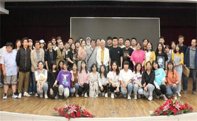 柳冠中教授带来《从“造物”向“谋事”思维方式转变》的主题讲座