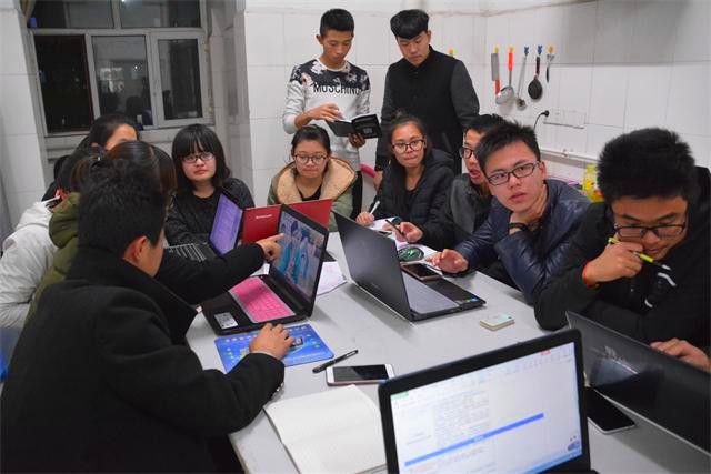 远景学院创行团队角逐创行(Enactus)世界杯全国总决赛