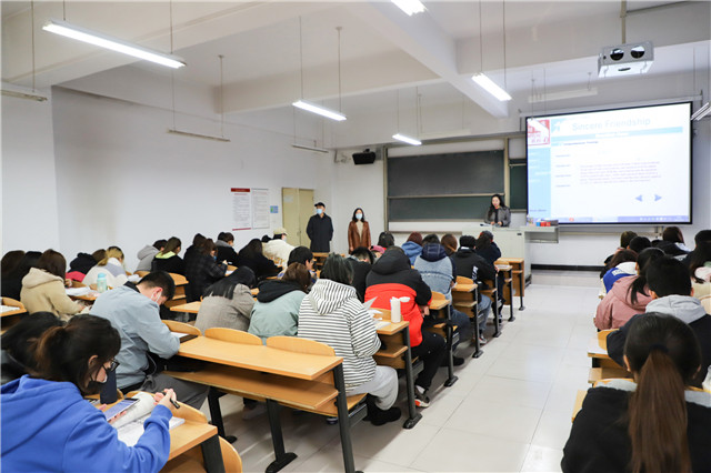 我校新学期开学第一天教学秩序井然