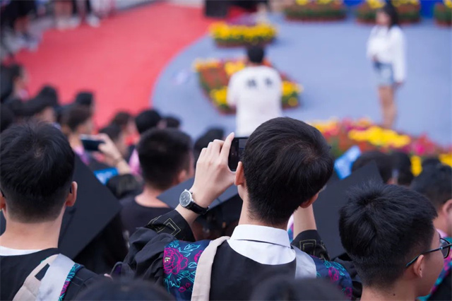 跃入人海 奔赴未来——我校隆重举办2023届学生毕业典礼暨学位授予仪式