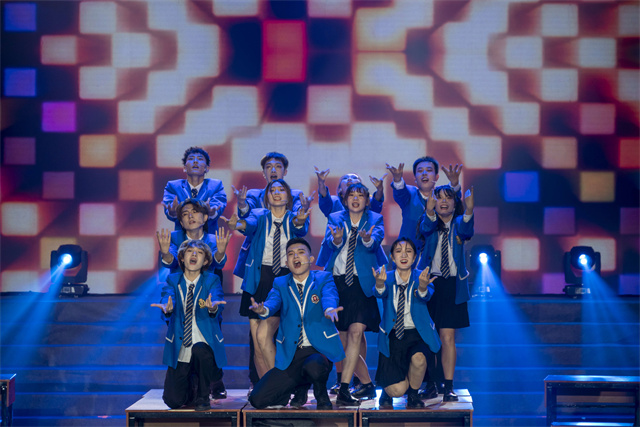 够炫够青春 我校2021年“超时空接触”迎新晚会落幕