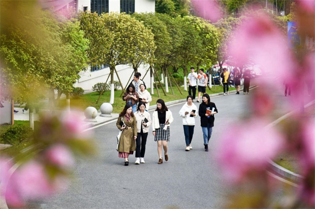 排名第一!祝贺兄弟院校重庆移通学院登顶2022年ABC中国民办大学排名榜单