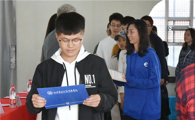 我校2018级荣誉生开学典礼暨远景开放日成功举办