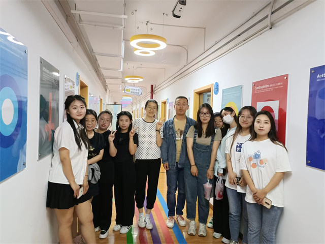 【我与信院的故事】贾云霞:因为爱所以爱 爱上课堂 真诚交流