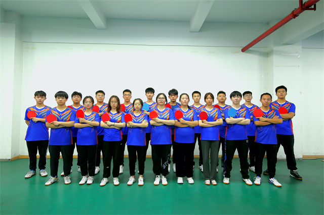 “乒”搏与凝聚 校乒乓球队获全国大学生乒乓球花式表演赛二等奖
