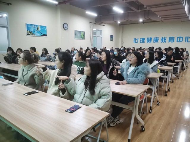 成长导师入住书院 深化全天候育人实践