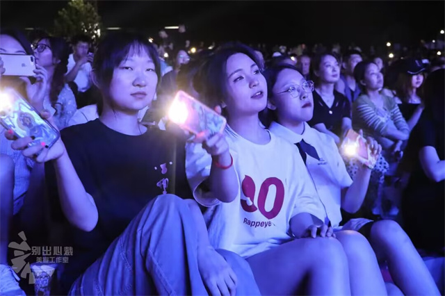 毕业音乐会,信院师生和安子与九妹乐队一起燃爆这个盛夏!