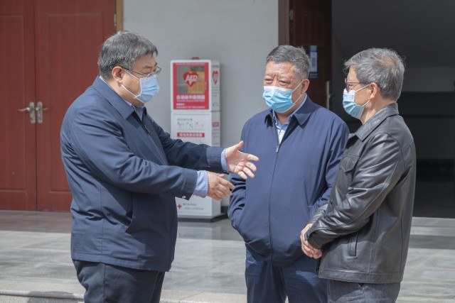 刘伟副市长一行来我校督察疫情防控工作