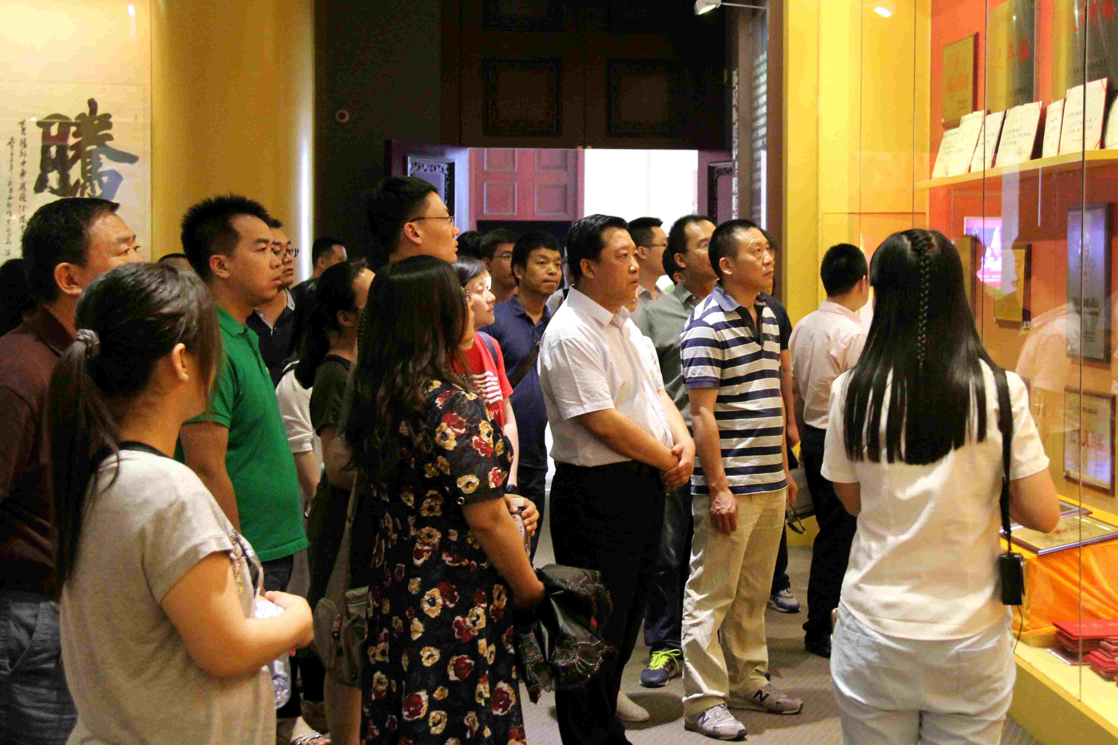 我院组织全体党员干部进行加强党员修养提升能力素质专题学习