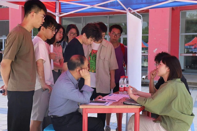 我校召开2023届毕业生工科专场招聘会