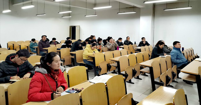 智能工程学院开展课程建设培训讲座