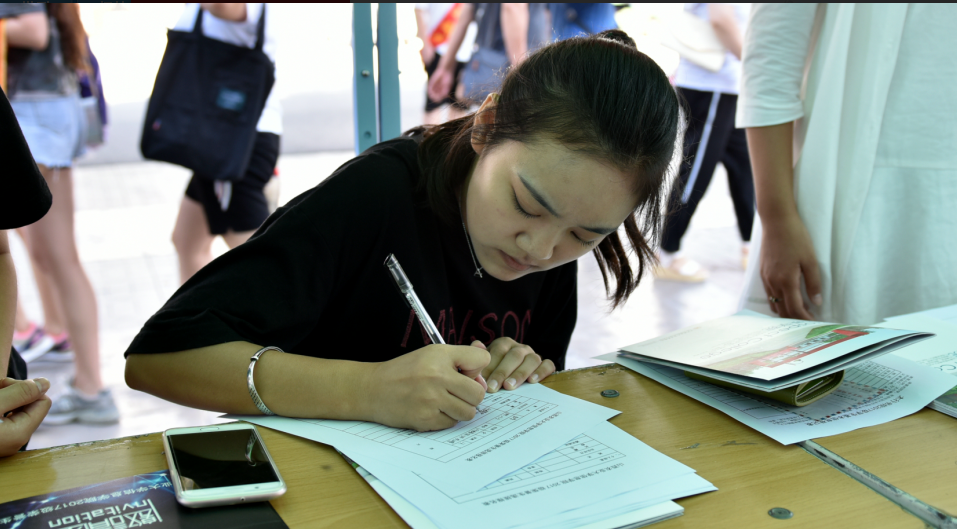 【喜迎新生】图说2017级新生报到注册