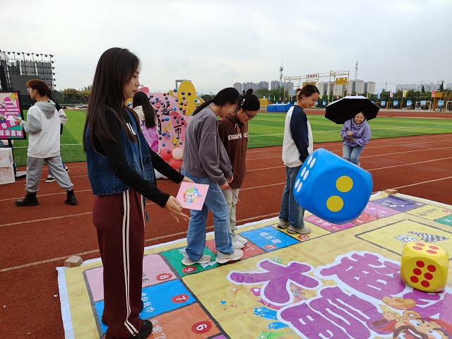燃度升级!日落音乐集市一键开启趣味校园