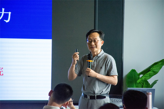 中国新商科大学集团“卓越商科淬炼营”晋中信息学院研修班开班