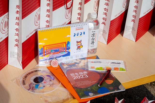 【家长开放日】智能工程学院家长代表齐聚校园携手共育 静待花开