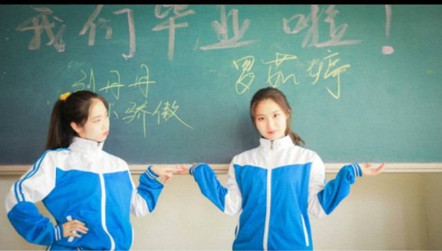 我校开展毕业季主题活动为学生定制“独家记忆”