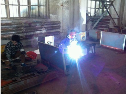 2011级机制电气专业圆满完成金工实习任务
