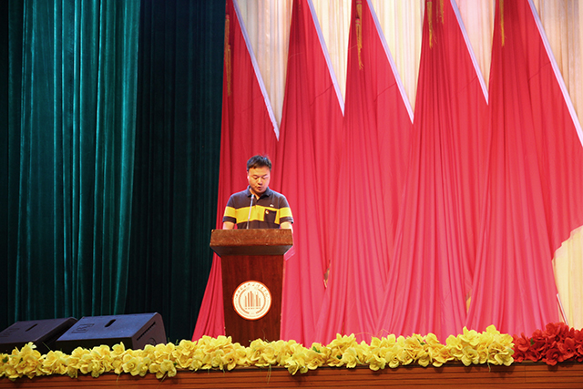 第十二届学生会主席团成员换届选举大会隆重举行