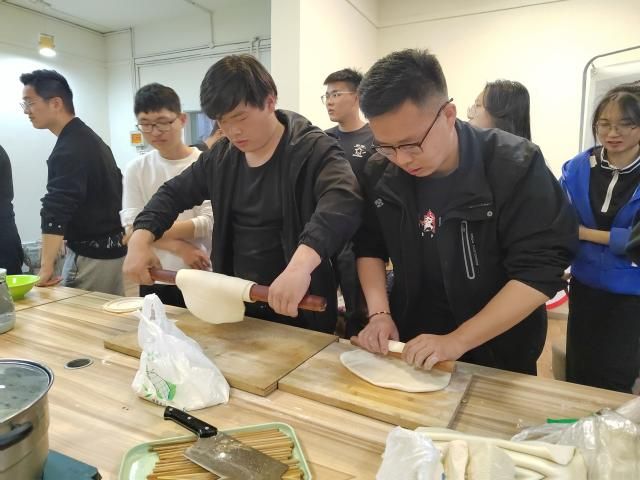 【院长共膳】共思共膳,共话学子人生路