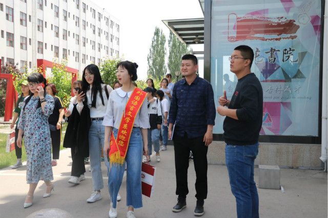 【外语系开放日】报诚守真而求同 家校比肩同前行