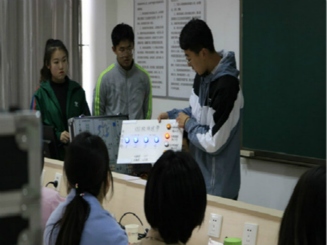 Campus-Hub学习中心首届“智能控制创新设计大赛”成功举办