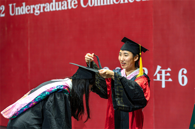 骊歌轻响致远方!我校隆重举行2022届学生毕业典礼暨学位授予仪式